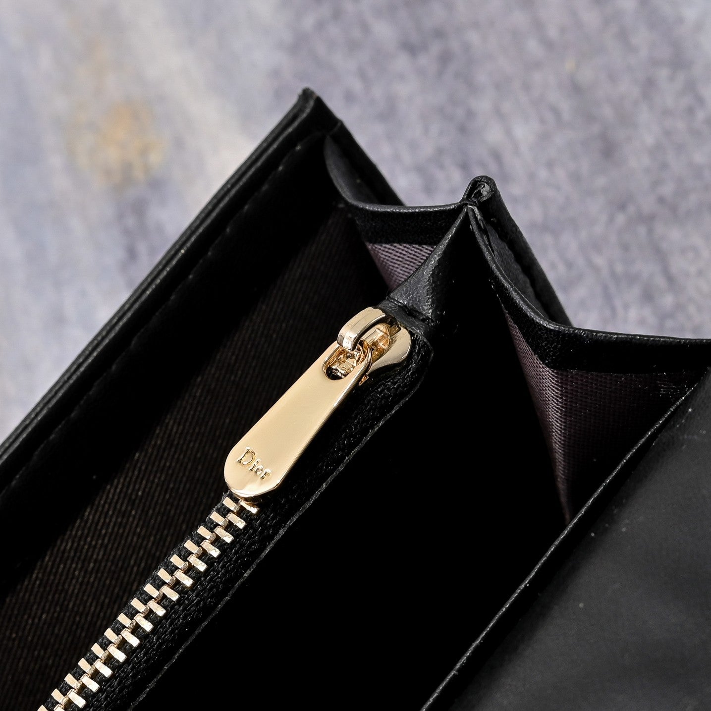 15RD89BDE Stylish leather bag