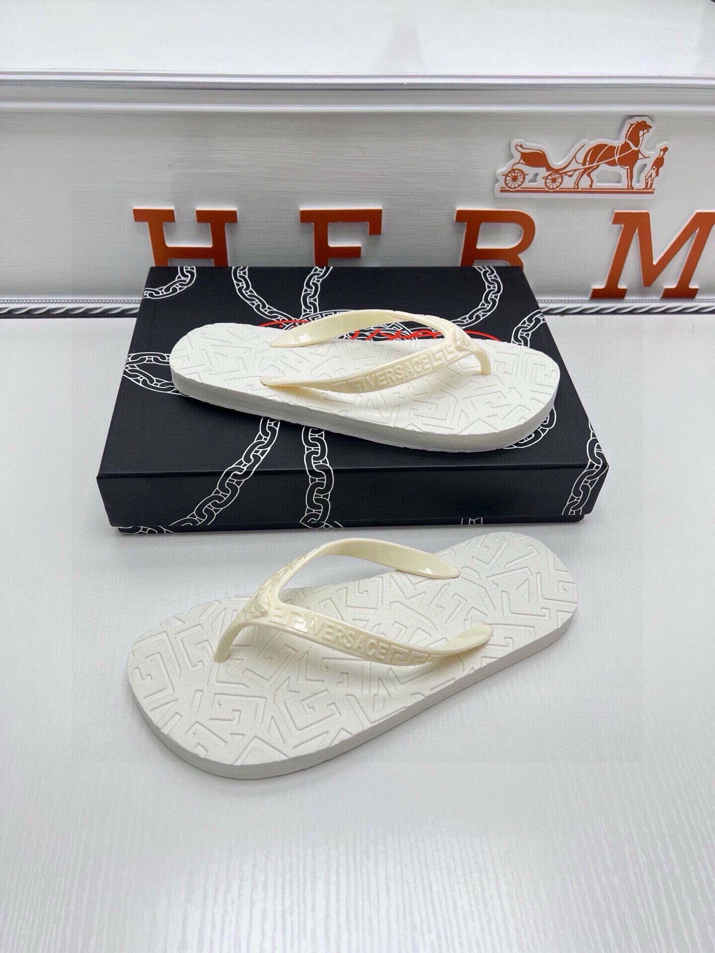 535ZV295ZDE Stylish Slippers