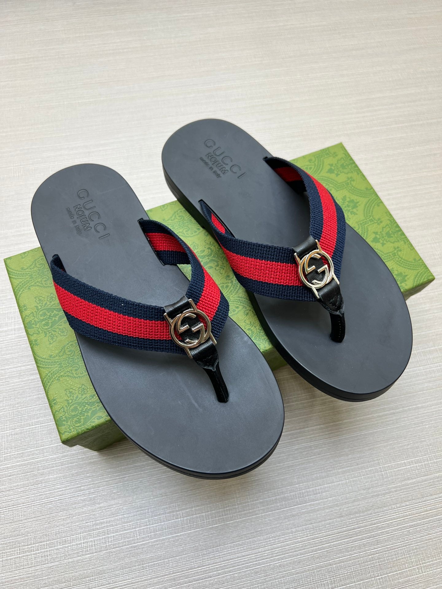 54B13ZDE Stylish slippers