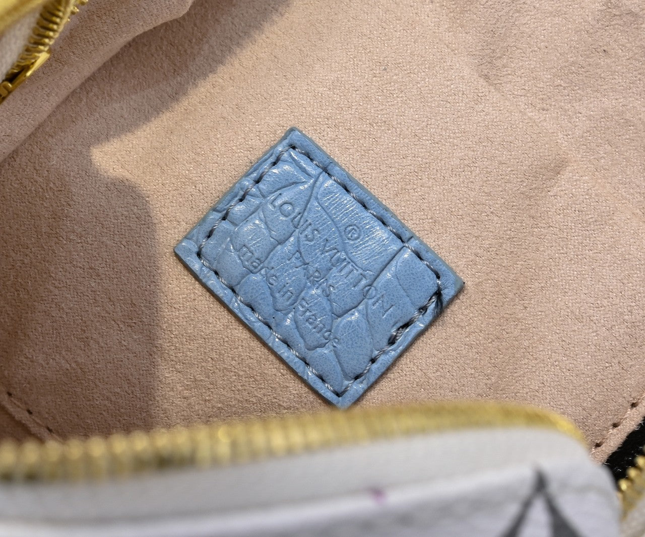 155NE74BDE Stylish leather bag