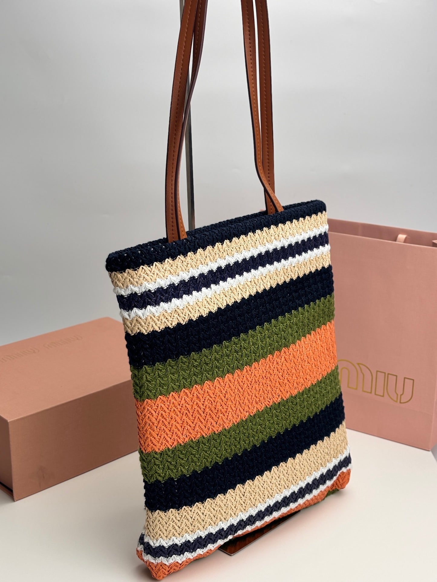 1XA77BDE Stylish Woven Bag