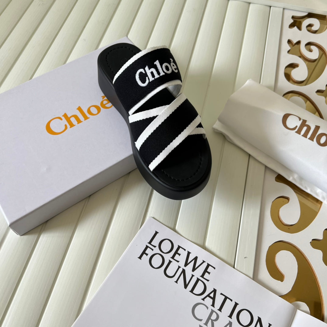 14B138ZDE Stylish Slippers