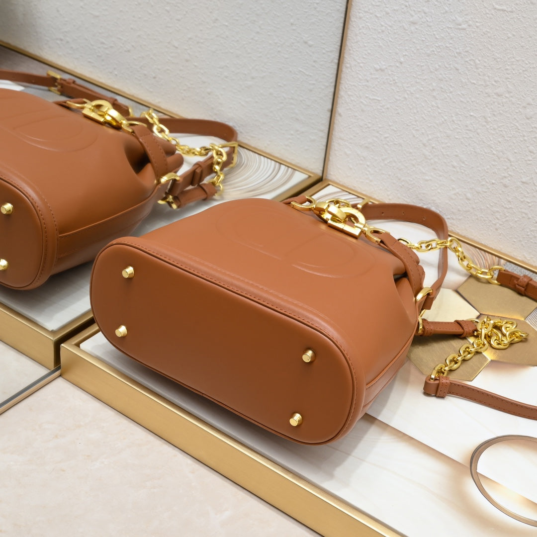 2XD370BDE Stylish leather bag 