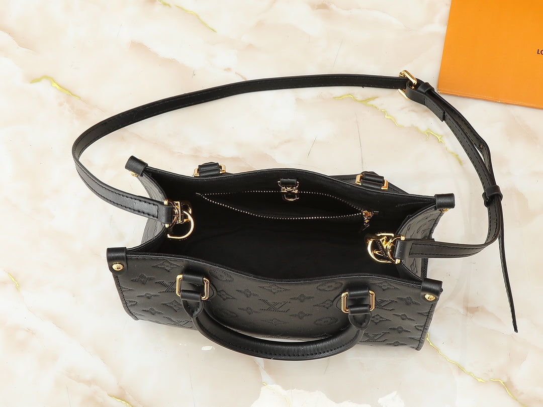 1WE93BDE Stylish leather bag