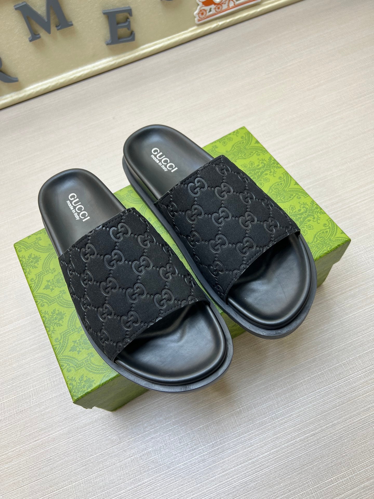 5QB15ZDE Stylish Slippers