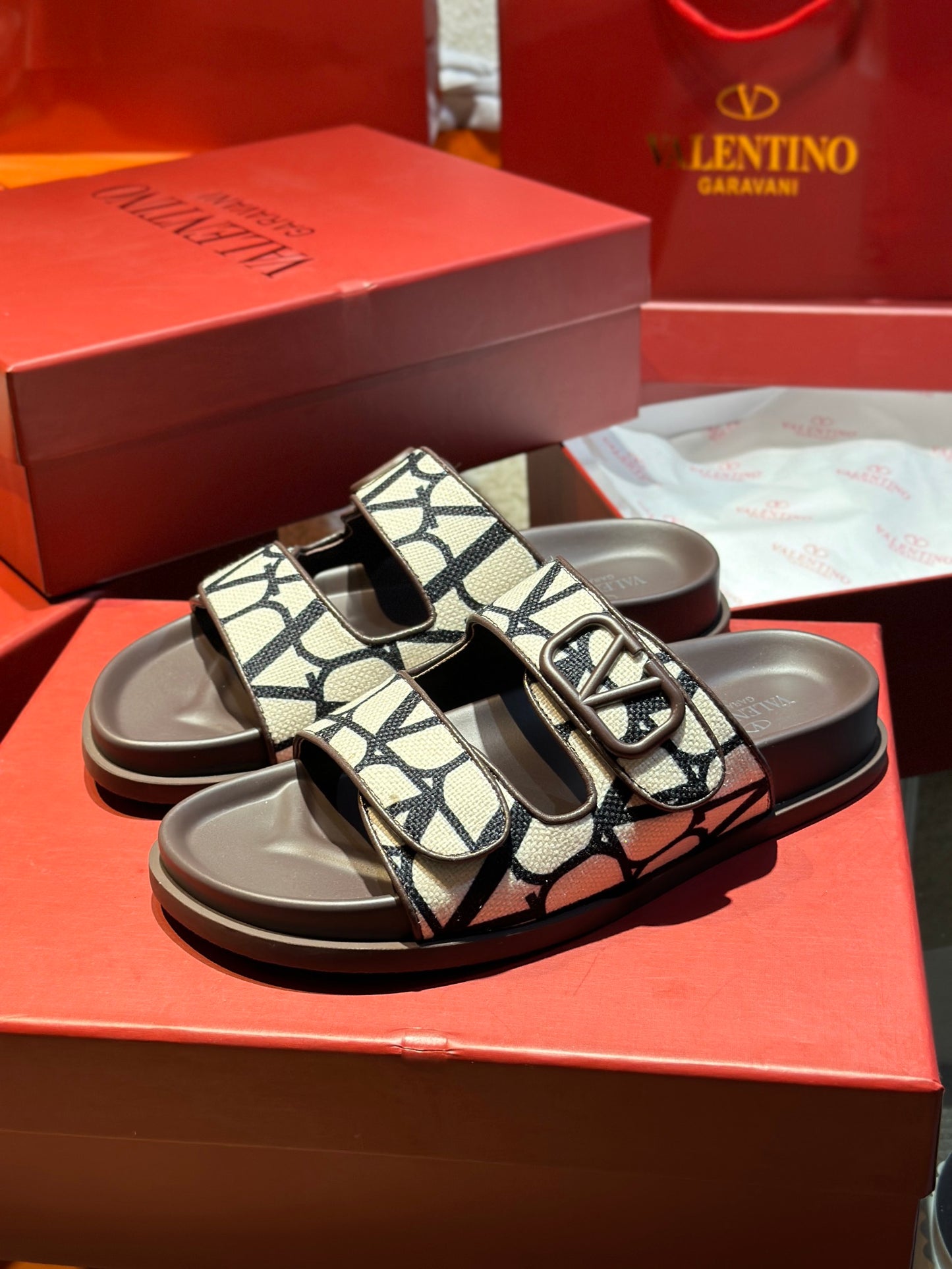 14VL210ZDE Stylish Slippers