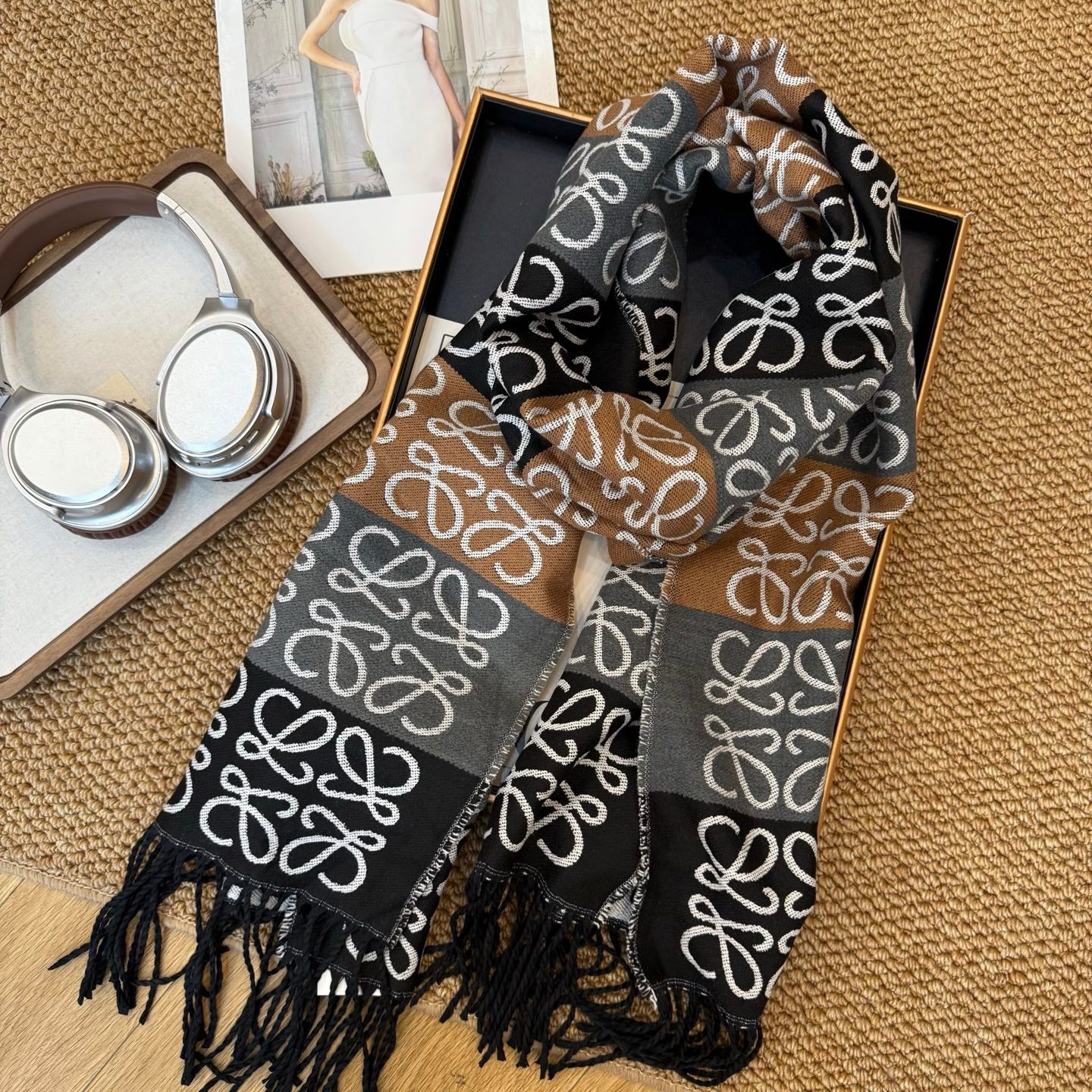 175RA42WDE Stylish Winter Scarves
