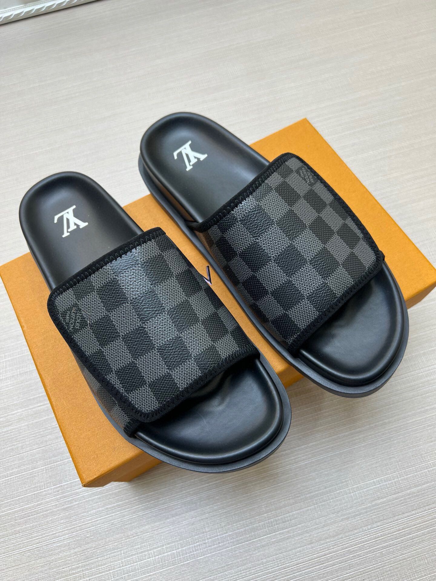 5WE245ZDE Stylish Slippers