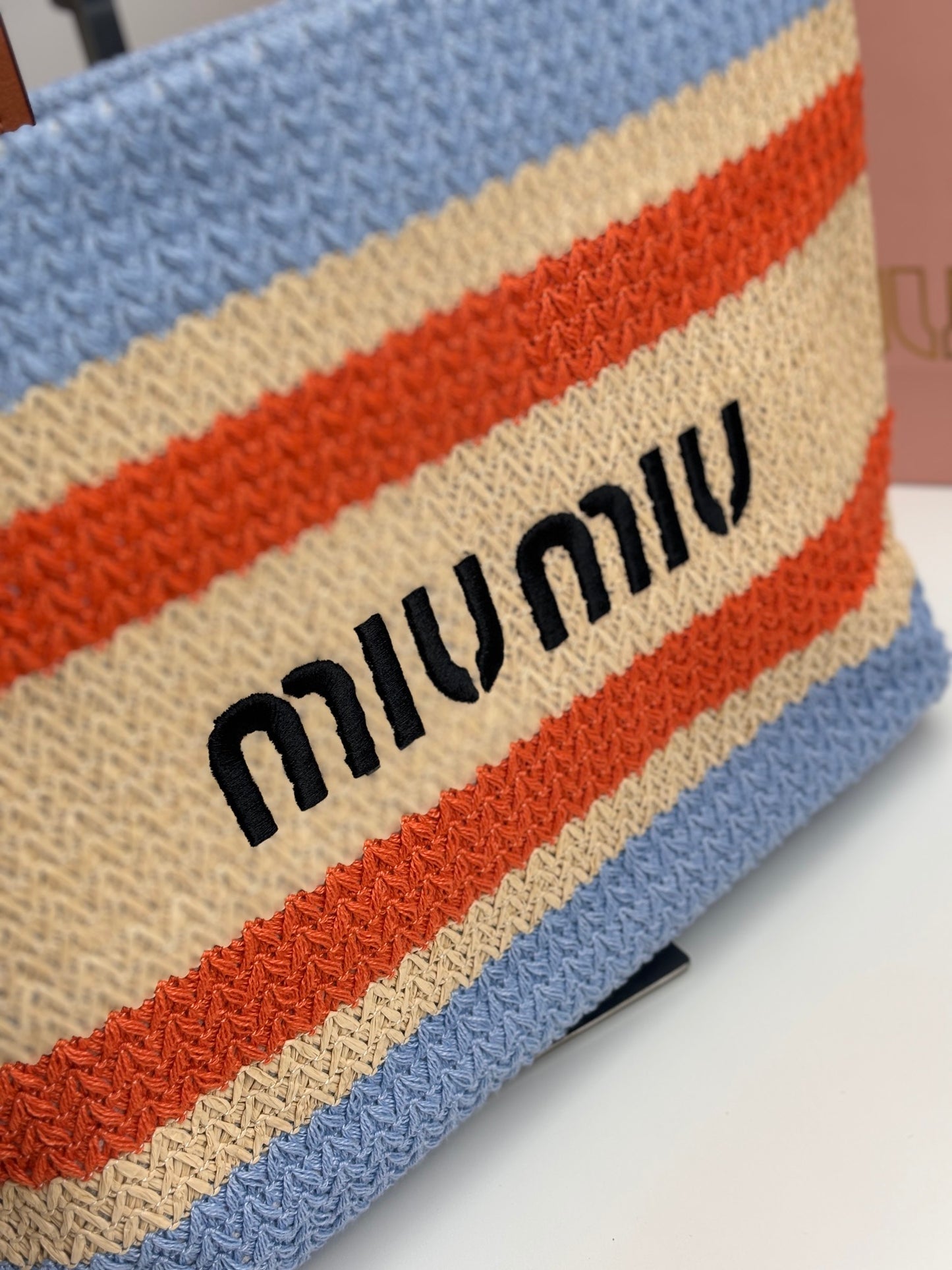 1XA78BDE Stylish Woven Bag