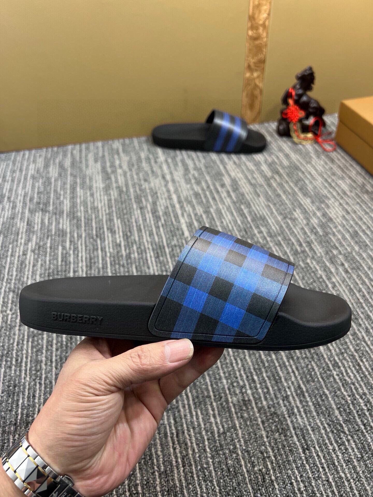 535ZR259ZDE Stylish Slippers