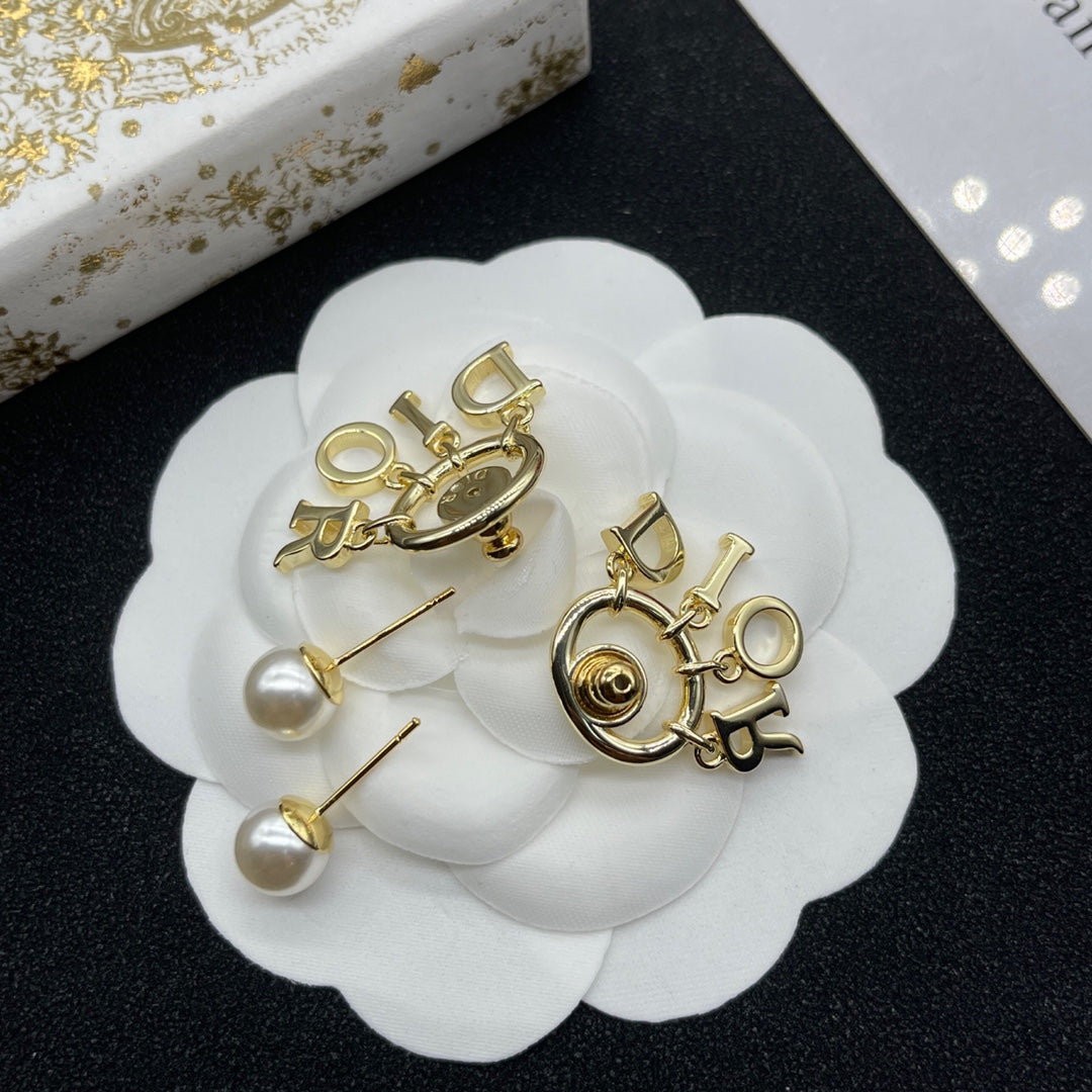 14D379EDE Stylish Earrings