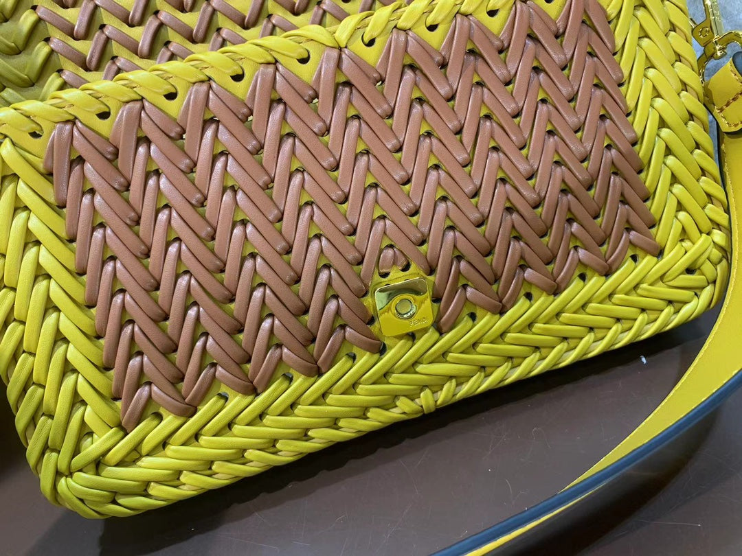 155NF11BDE Stylish leather bag