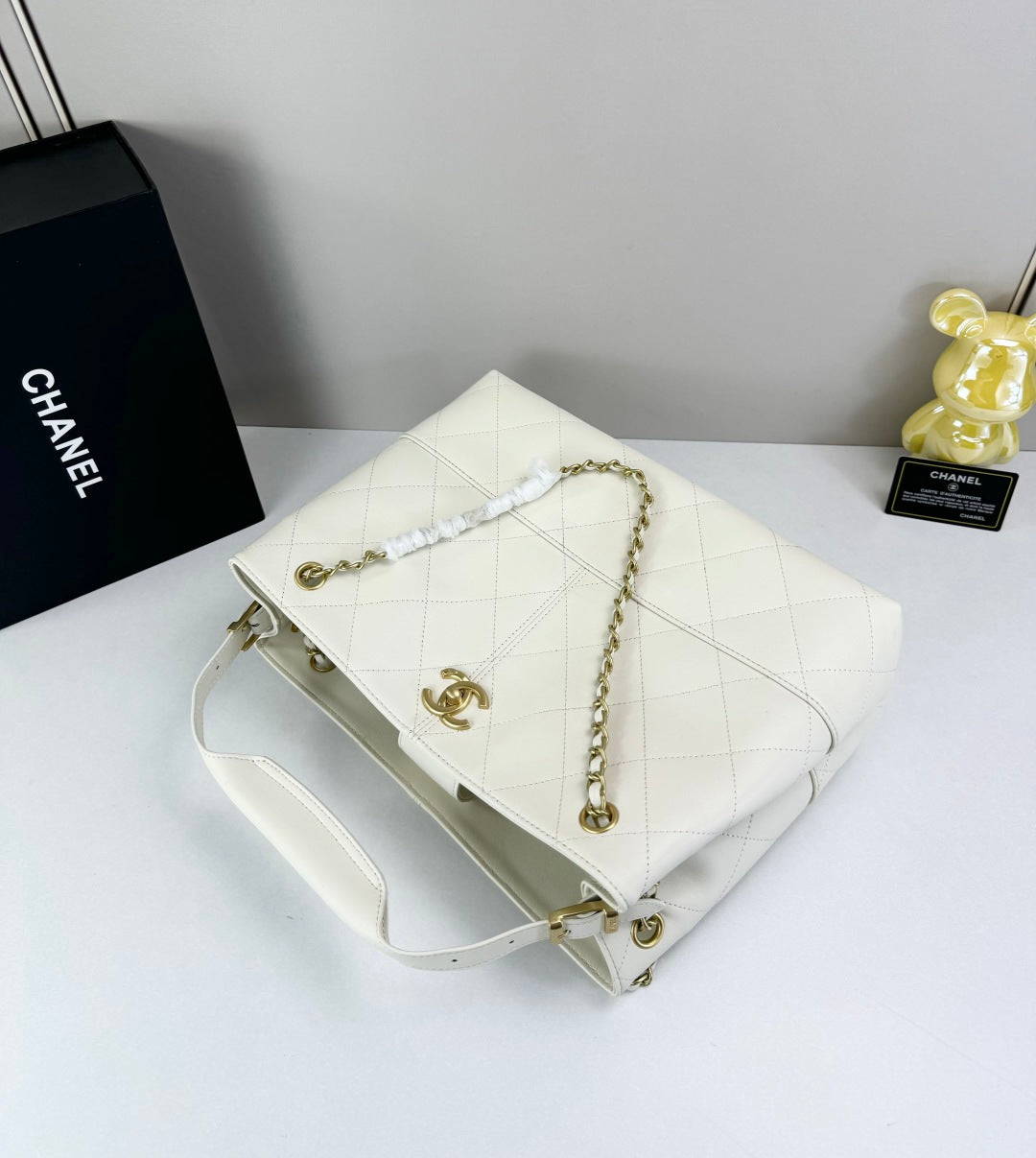 15RC64BDE Stylish leather bag