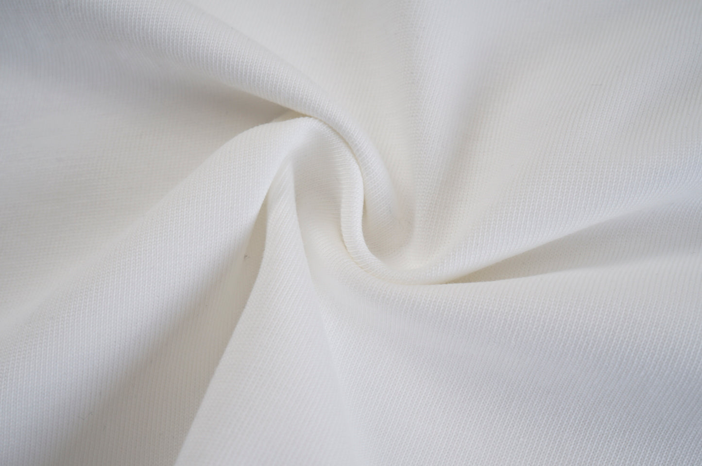 1ZA586UDE Stylish  T-shirts