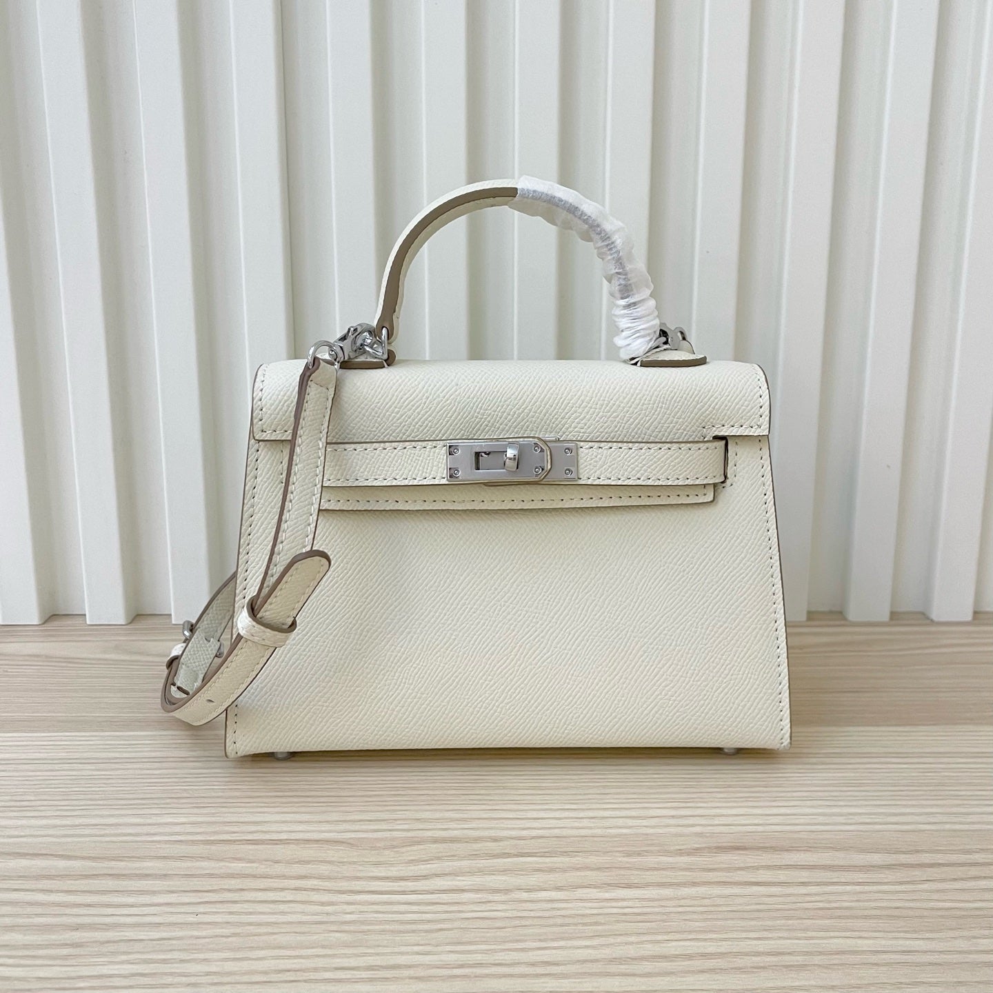 2WH27BDE Stylish leather bag