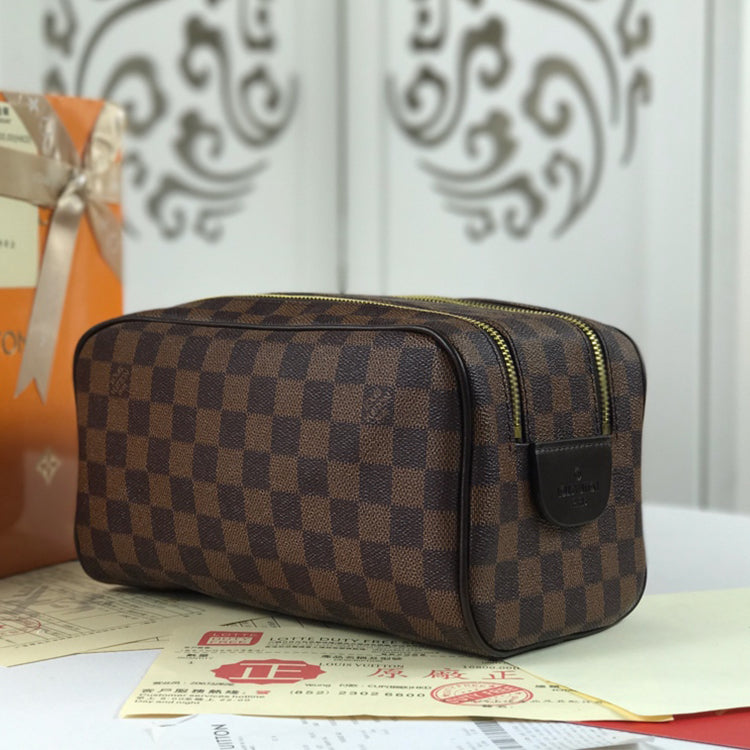 1E870BDE Stylish leather bag 