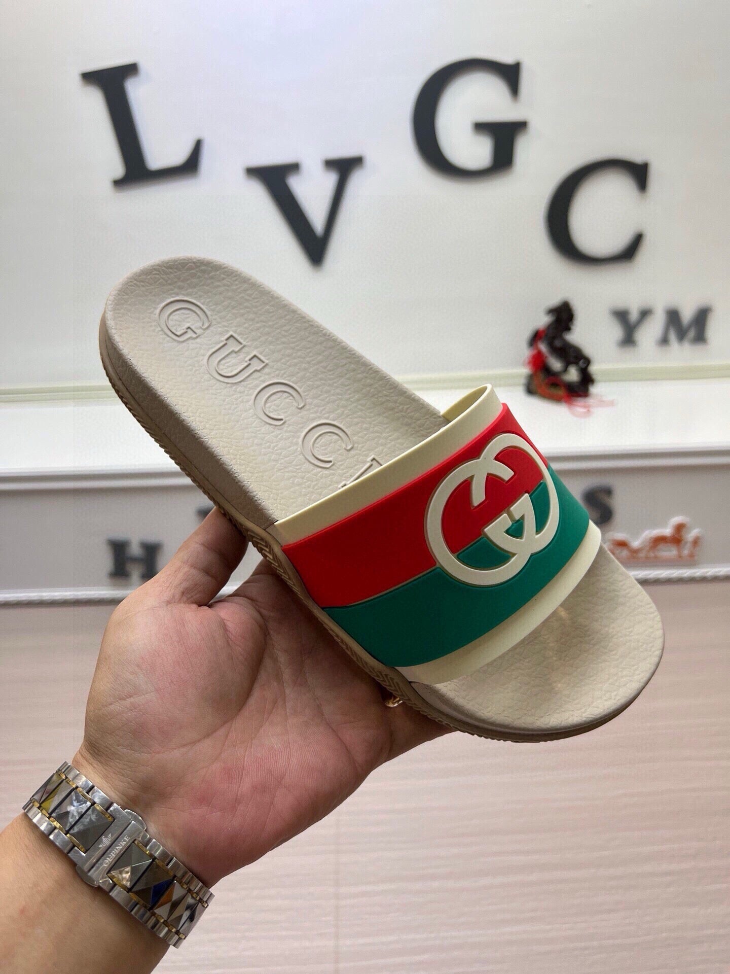 54B113ZDE Stylish slippers