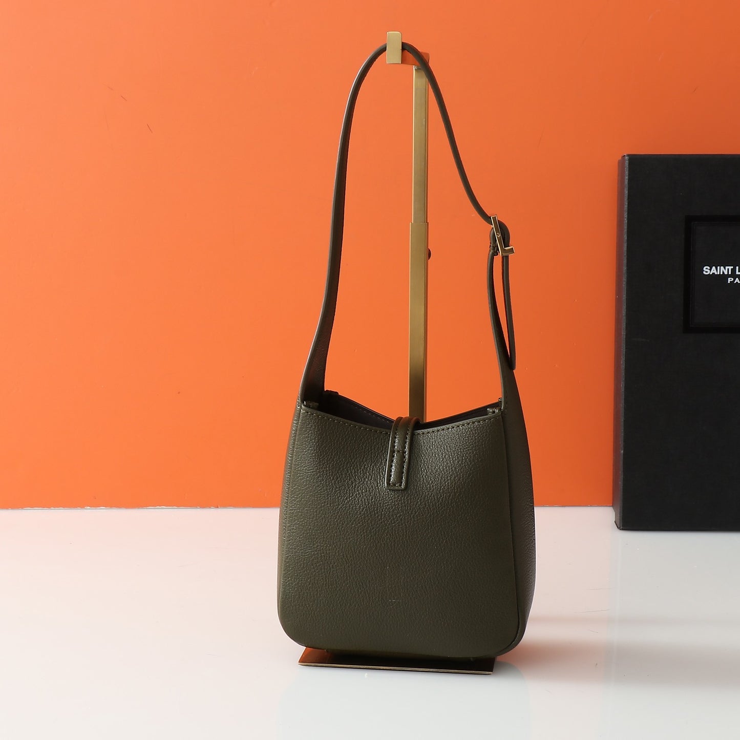 165NSL115BDE Stylish leather bag