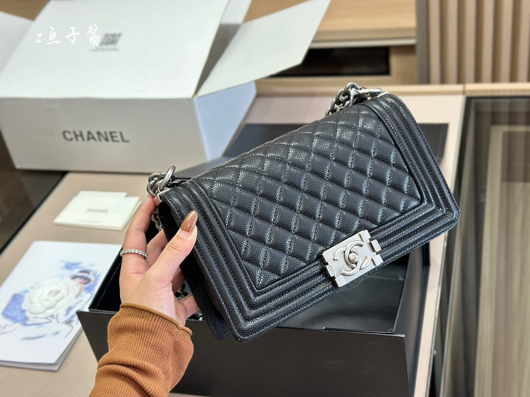 6XC138BDE Stylish leather bag 