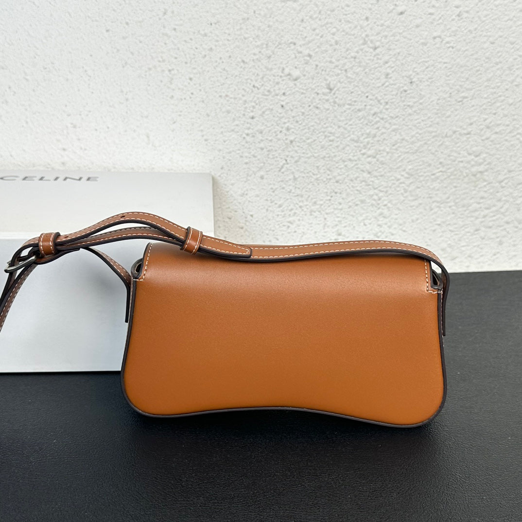 1XE271BDE Stylish leather bag 