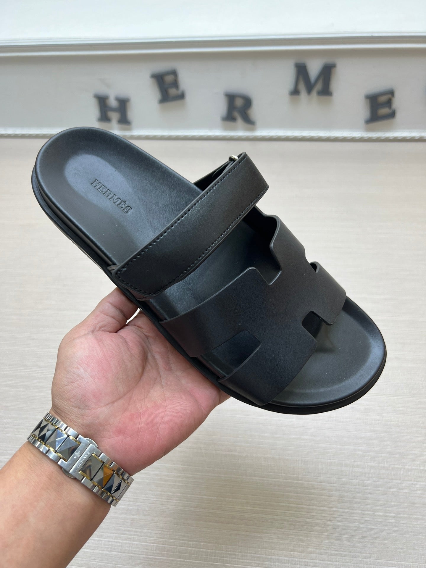 54H1ZDE Stylish slippers
