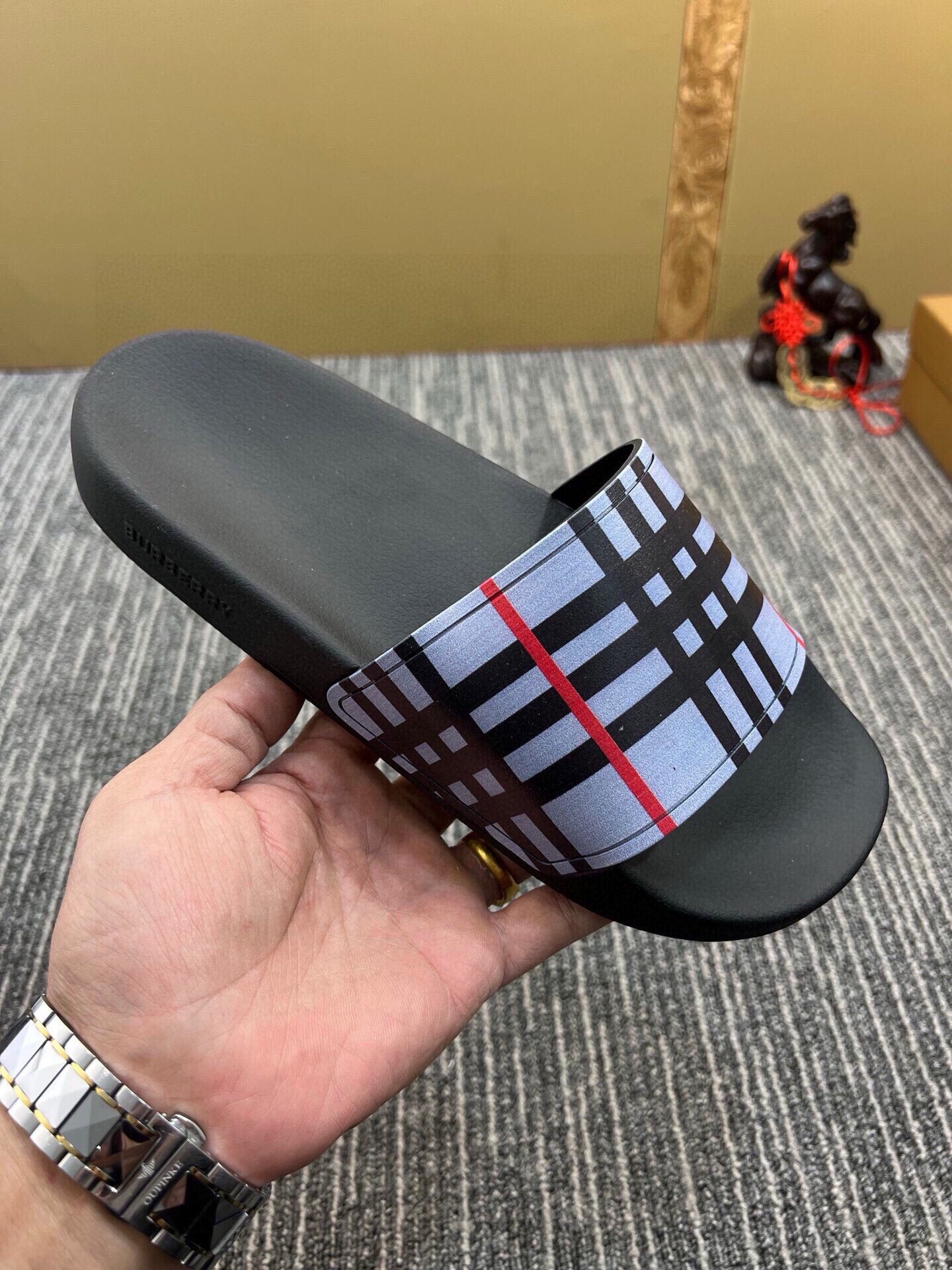 535ZR258ZDE Stylish Slippers