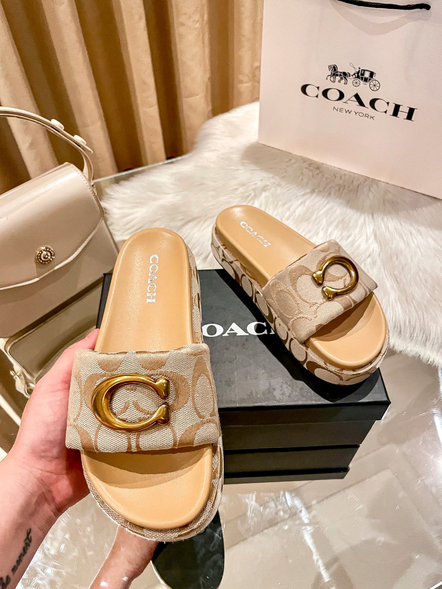 14A173ZDE Stylish Slippers