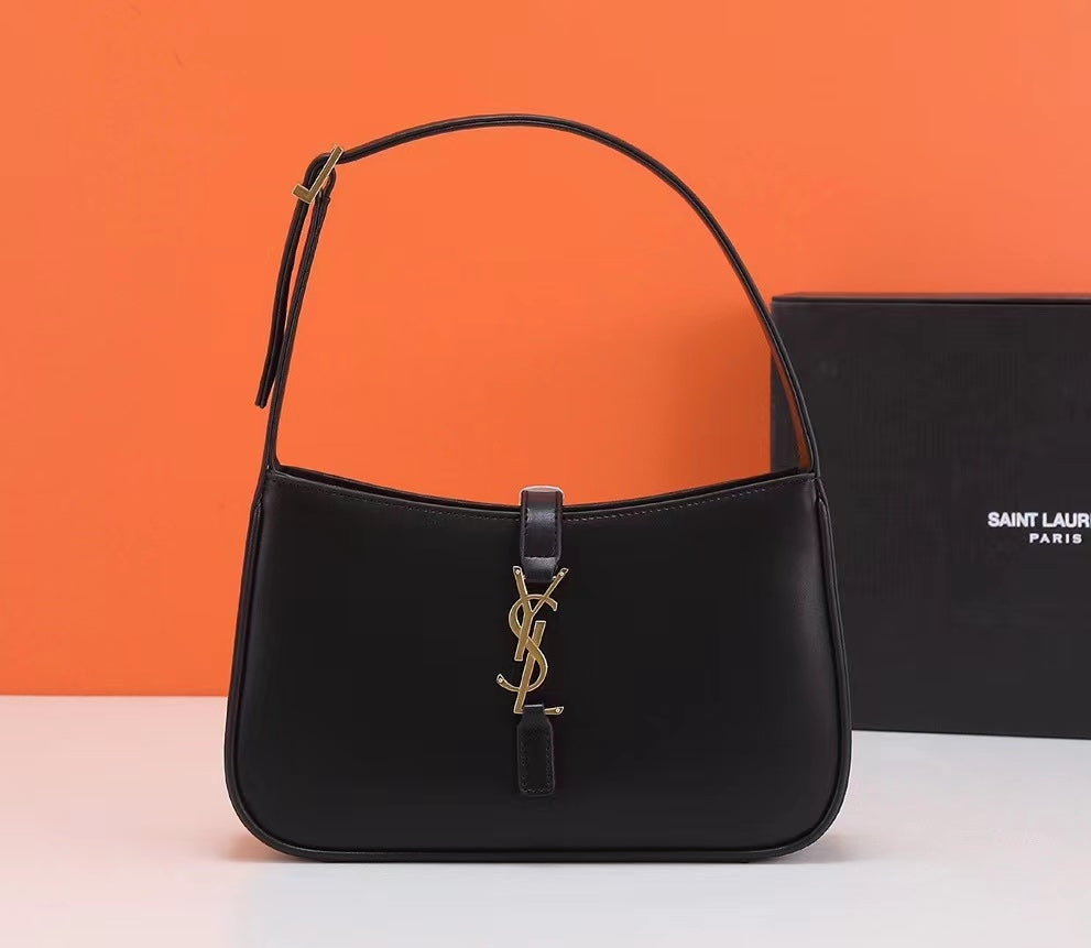 4XSL29BDE Stylish leather bag 