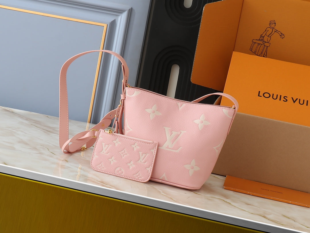 2WE3BDE Stylish leather bag