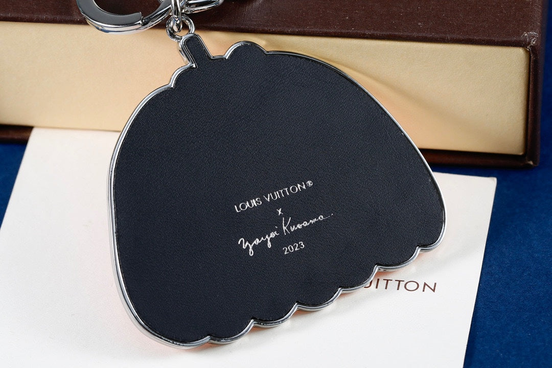 3RE10ADE Stylish key closure