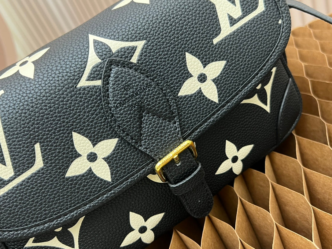 2XE028BDE Stylish leather bag 