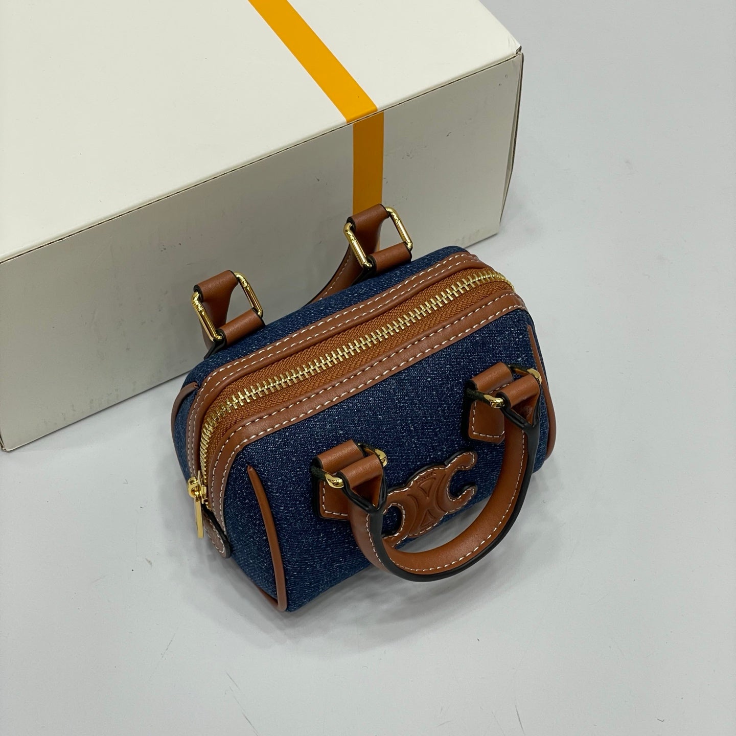 155NN27BDE Stylish leather bag