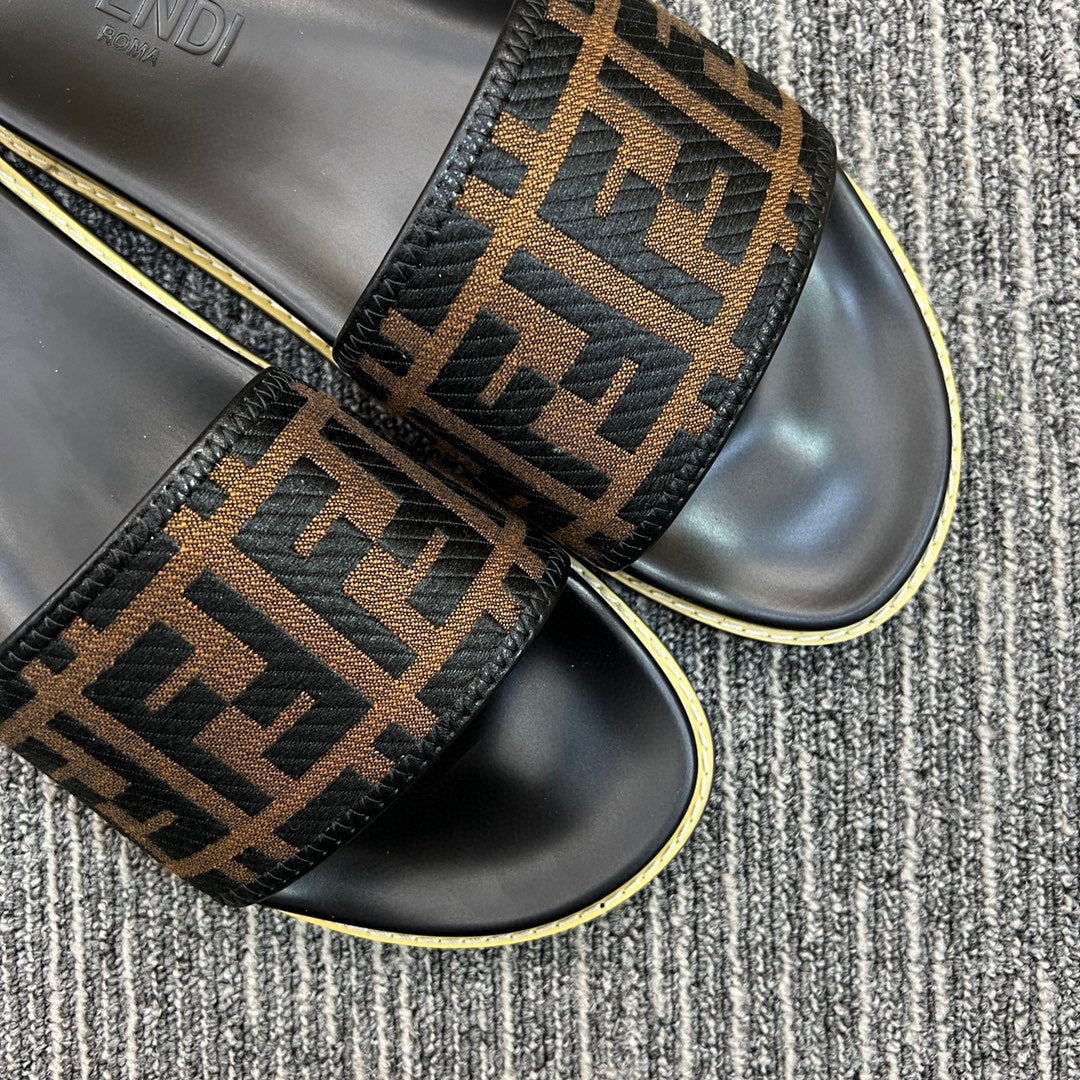5XF105ZDE Stylish Slippers