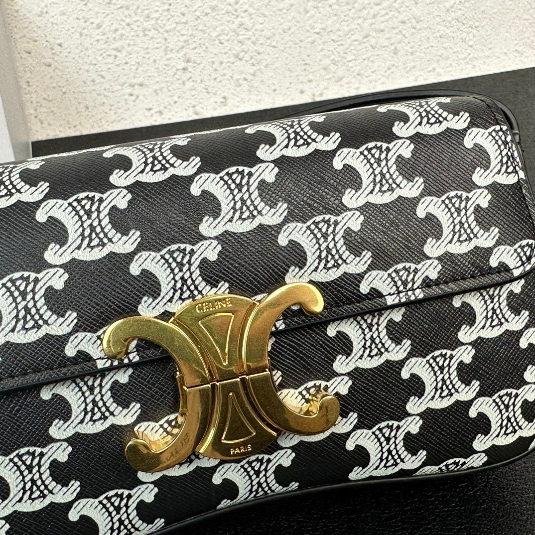 1XE271BDE Stylish leather bag 