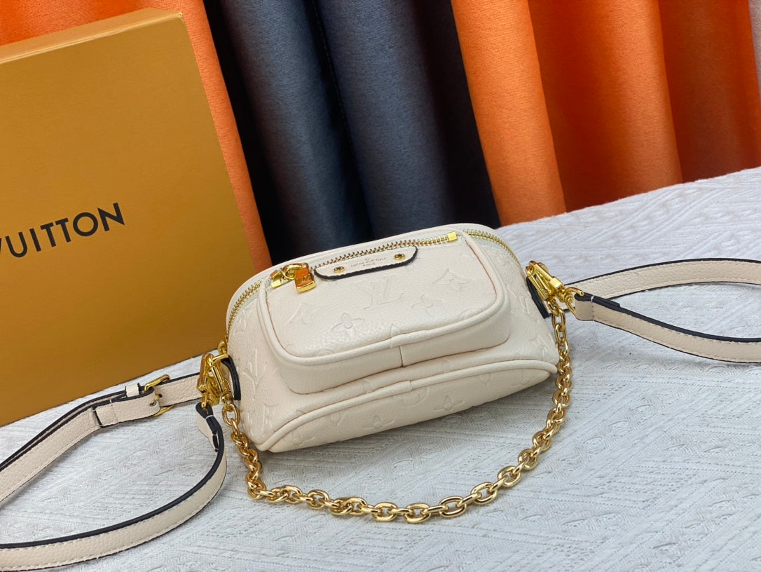 155NE57BDE Stylish leather bag