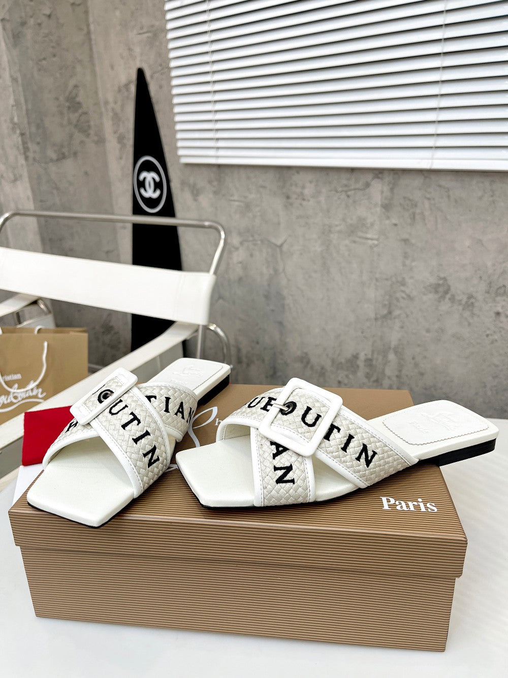 J4A43ZDE Stylish leather Slippers