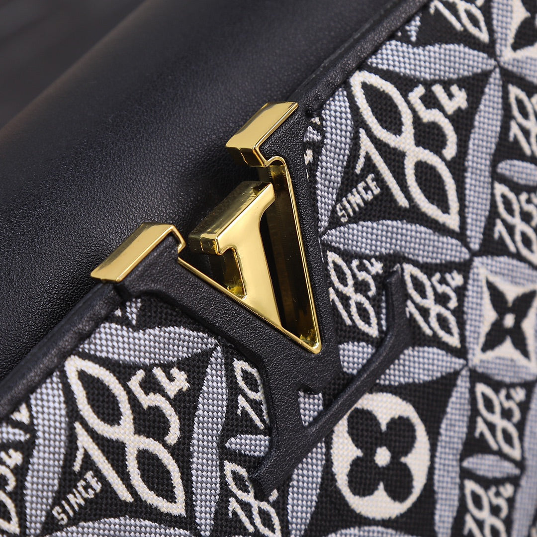 1XE441BDE Stylish leather bag