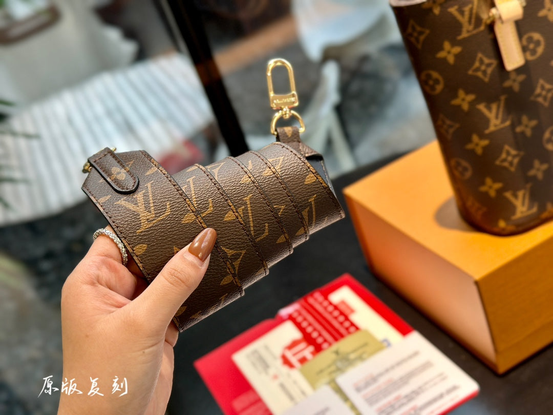 6XE128BDE Stylish leather bag 