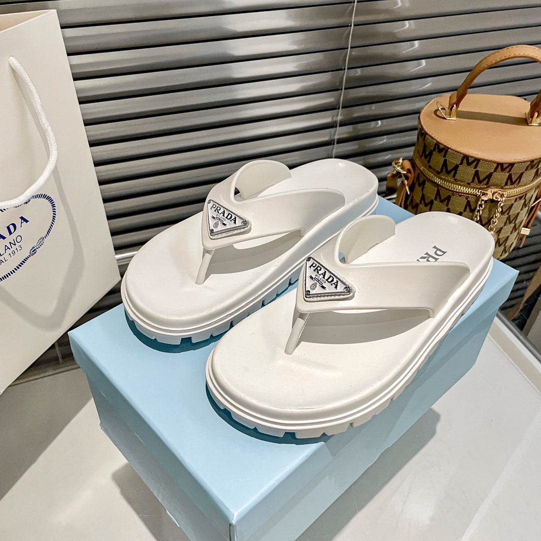 14PD181ZDE Stylish Slippers