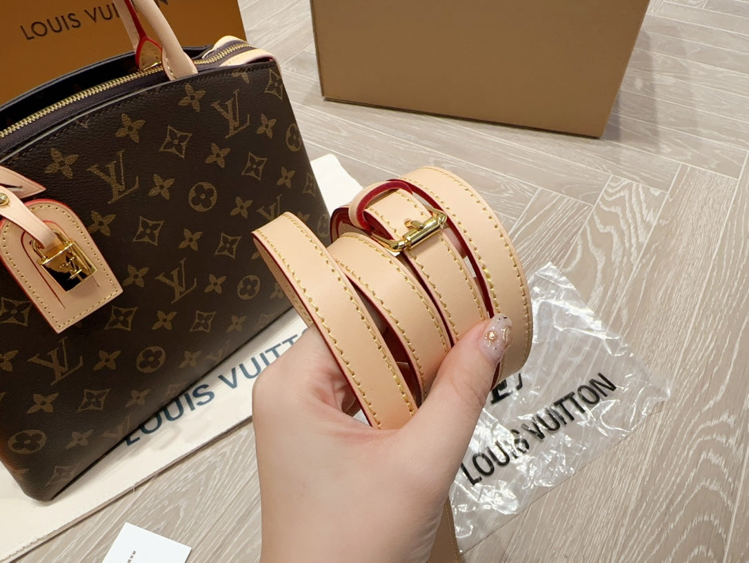 6XE196BDE Stylish leather bag 