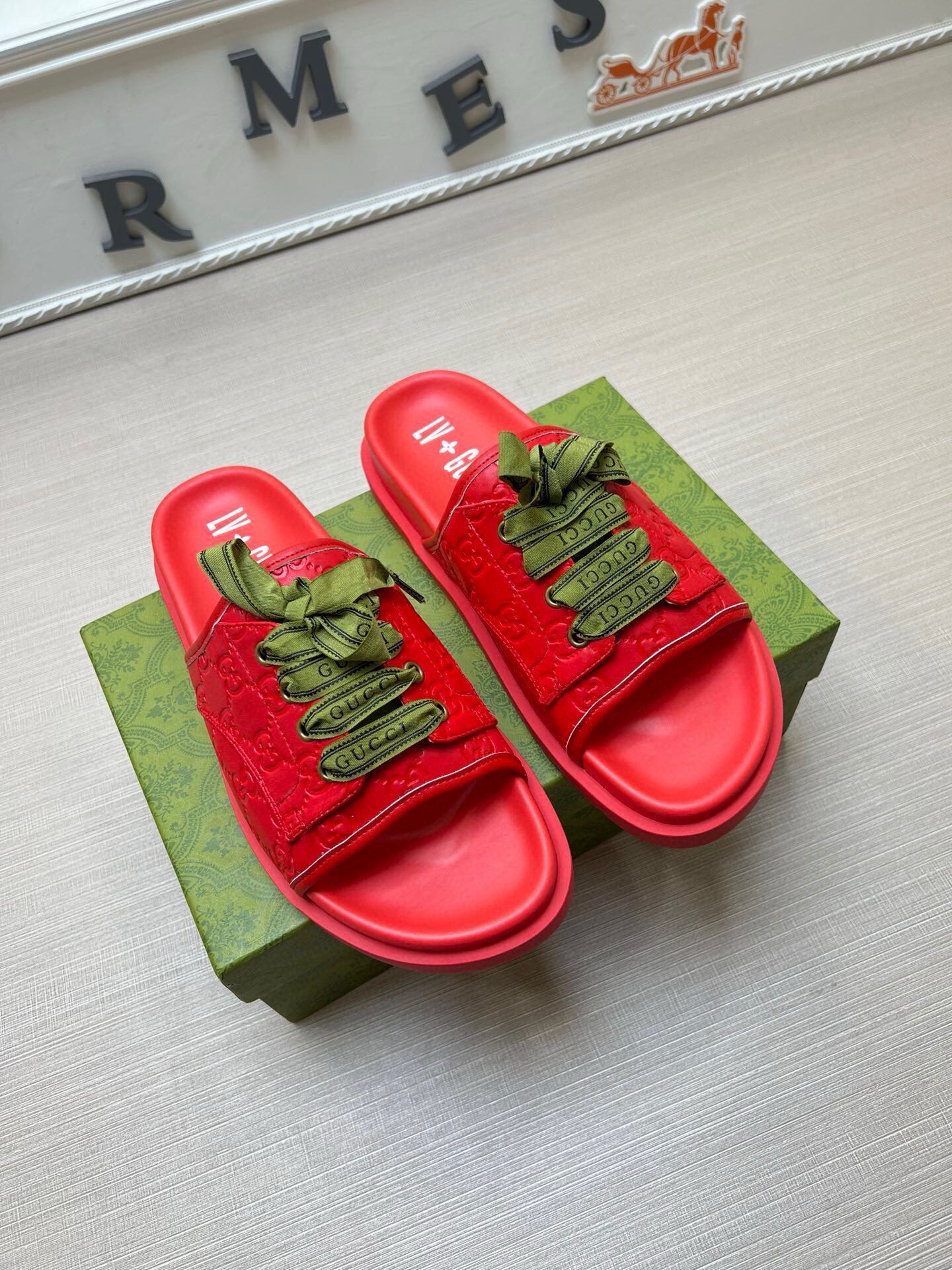 54B16ZDE Stylish slippers