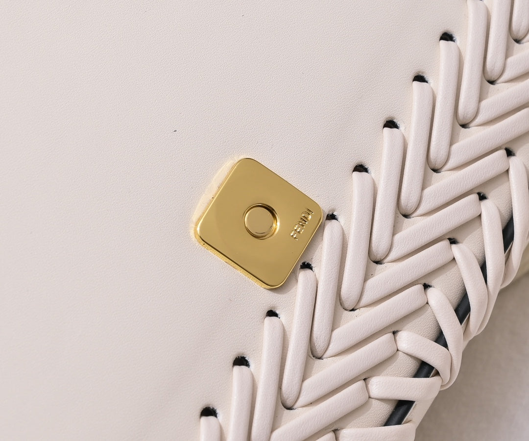 1XF94BDE Stylish leather bag 