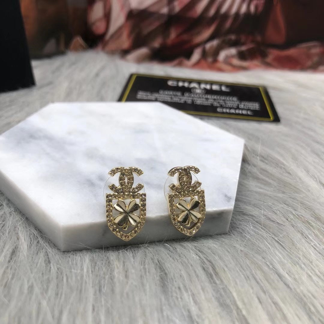 14C74EDE Stylish Earrings