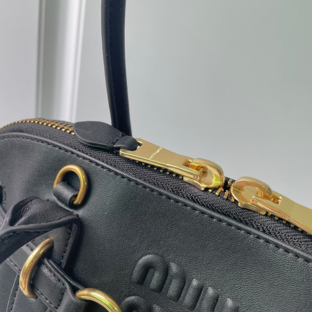 15RA40BDE Stylish leather bag