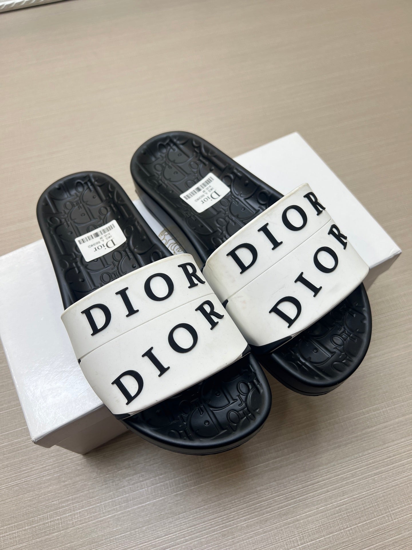 535ZD276ZDE Stylish Slippers