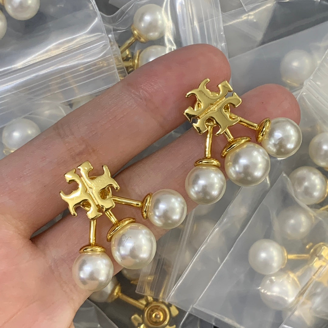 6XA19EDE Stylish Earrings