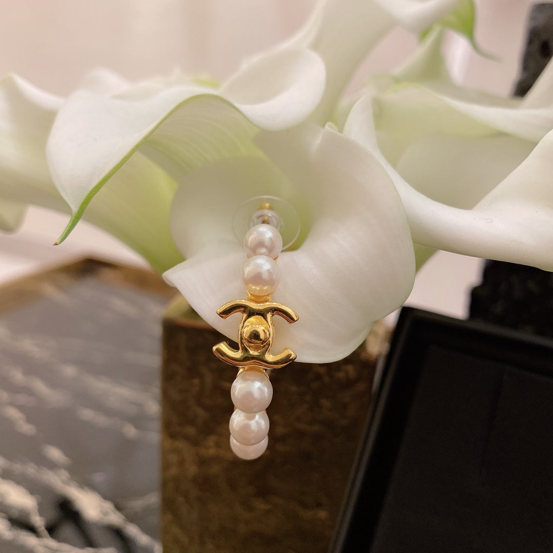 14C109EDE Stylish Earrings