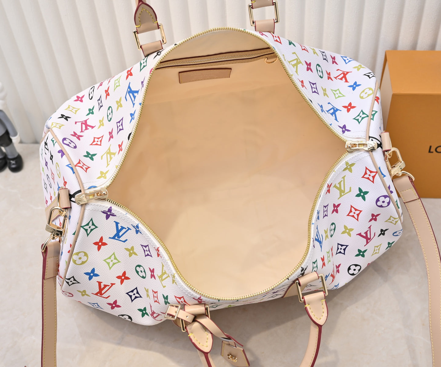 2WE8BDE Stylish Luggage bags