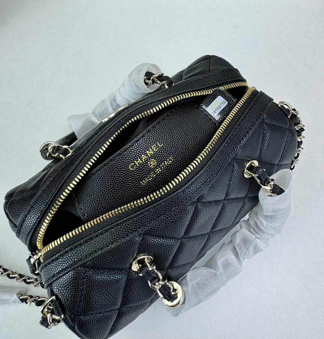 15RC55BDE Stylish leather bag