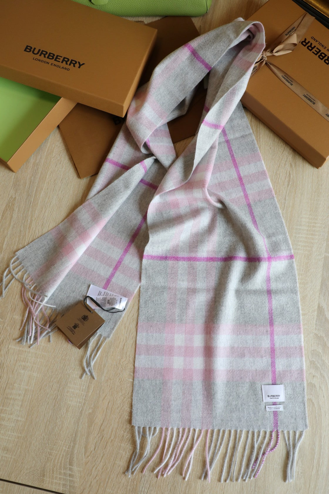 185ZR2WDE Stylish Winter Scarves